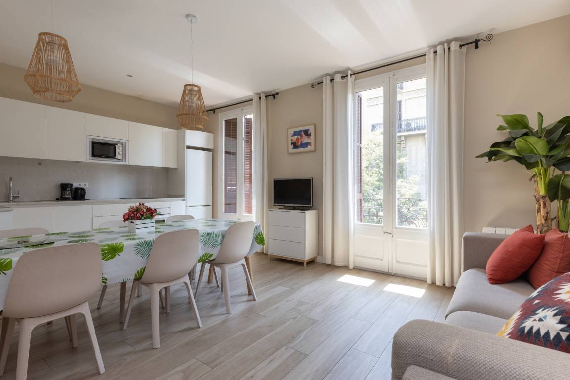90 M² Apartamento ∙ 4 Habitaciones ∙ 6 Huéspedes - 