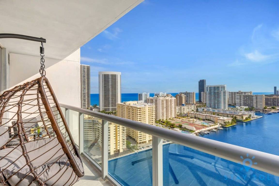 Apartment ∙ 1 Bedroom ∙ 3 Guests - Hallandale Beach, FL