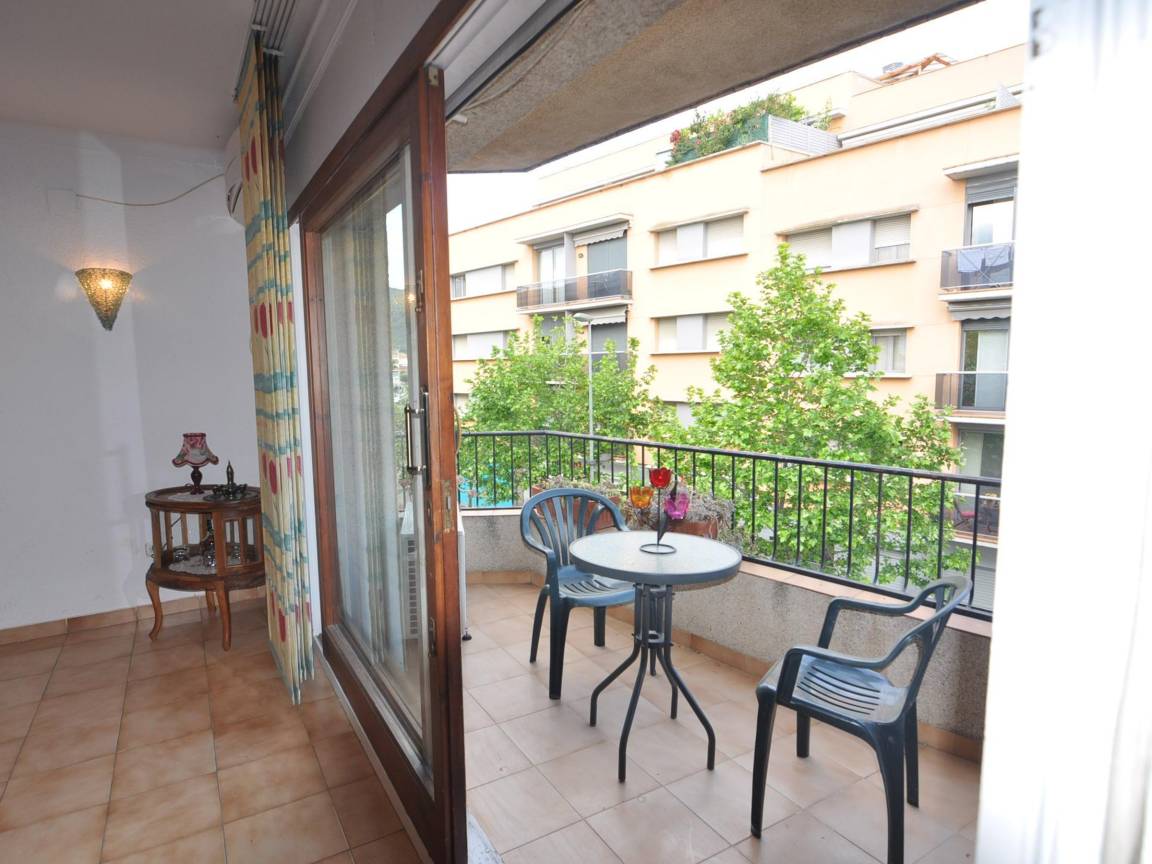 106 M² Apartment ∙ 2 Bedrooms ∙ 5 Guests - Roses