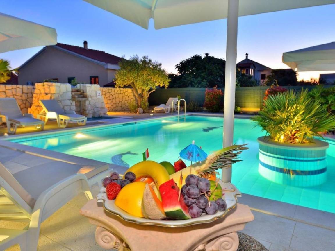 105 M² Apartment ∙ 2 Bedrooms ∙ 5 Guests - Zadar
