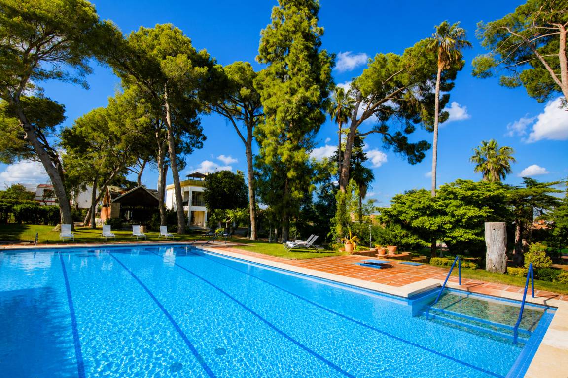 240 M² Villa ∙ 5 Habitaciones ∙ 14 Huéspedes - Reus