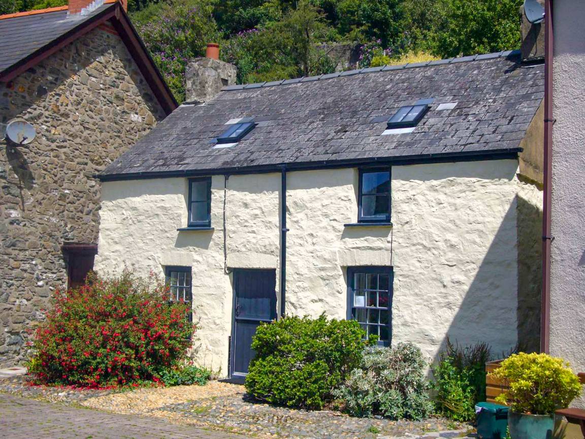 Apartment ∙ 3 Bedrooms ∙ 6 Guests - Fishguard