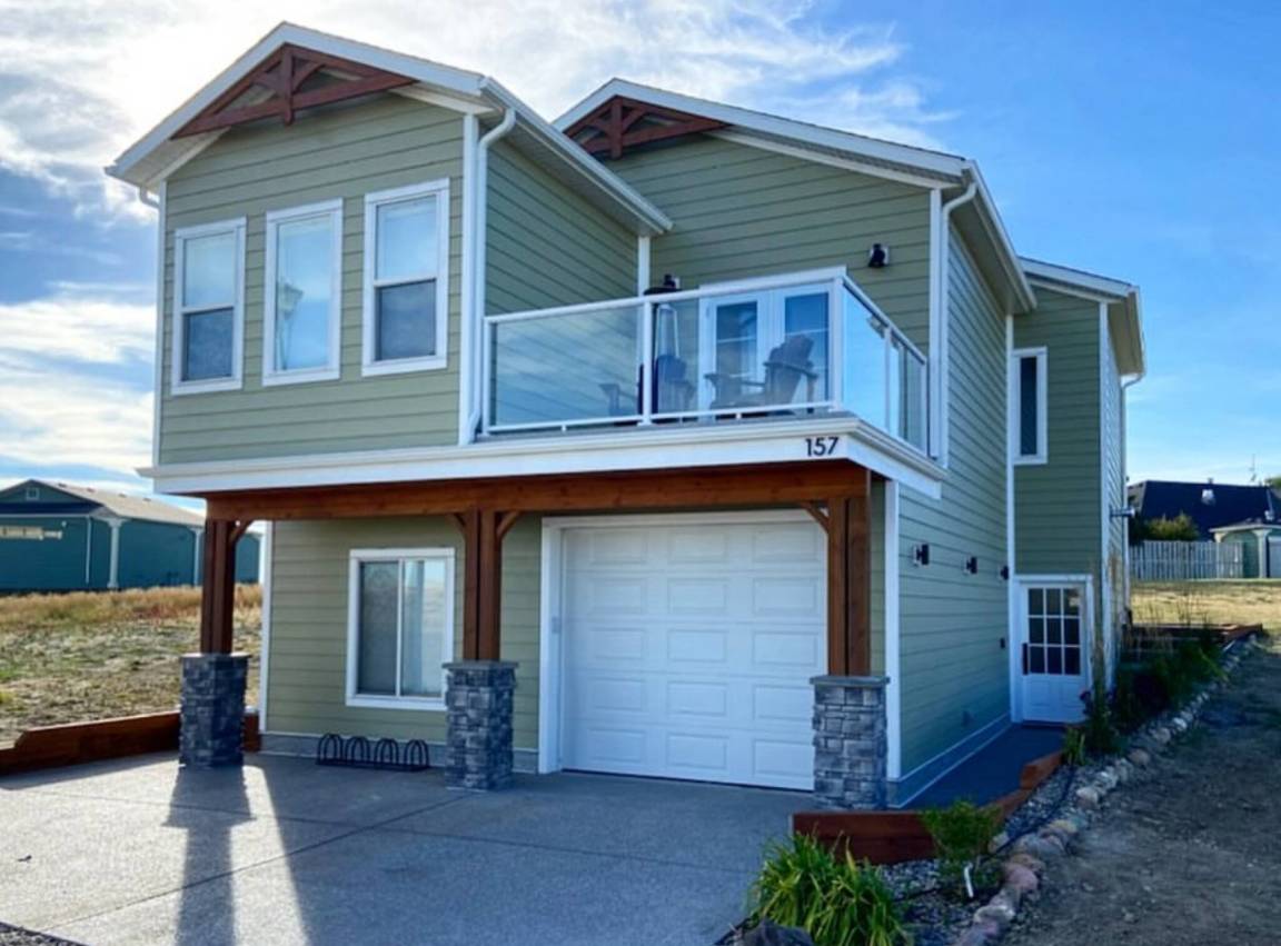 153 M² Talo ∙ 4 Makuuhuonetta ∙ 9 Vierasta - Alberta