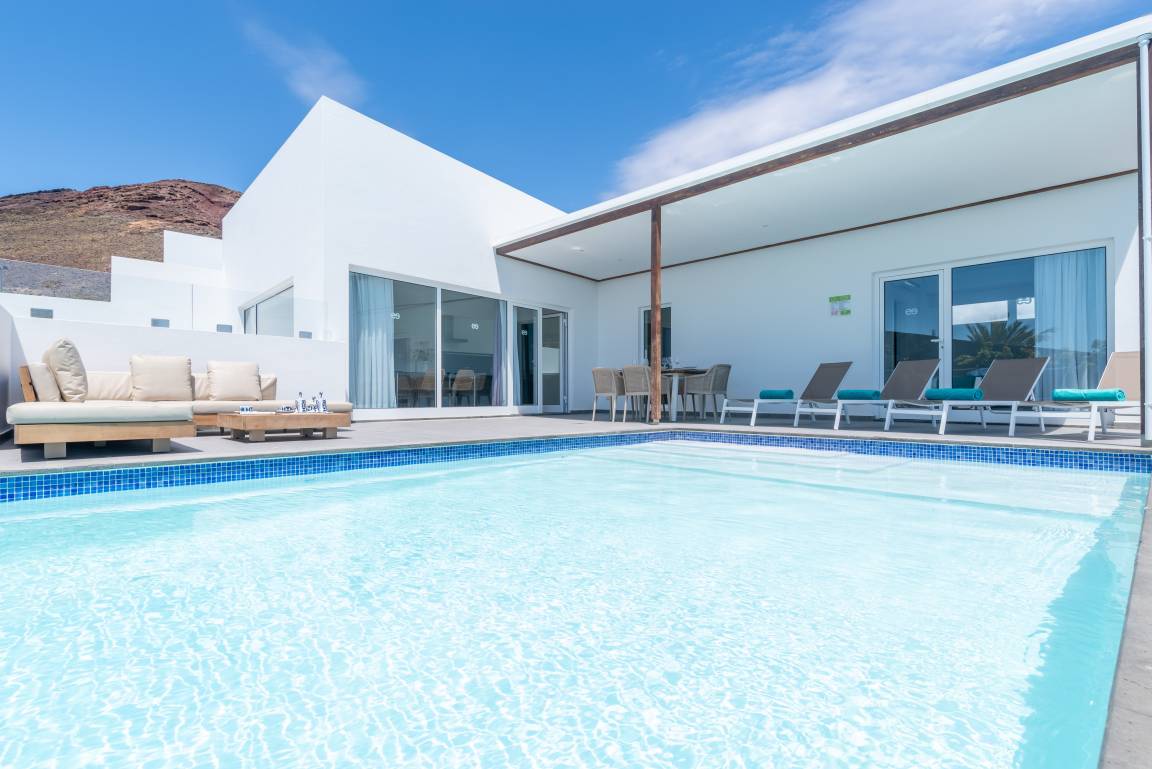 159 M² Villa ∙ 3 Bedrooms ∙ 6 Guests - Playa Blanca