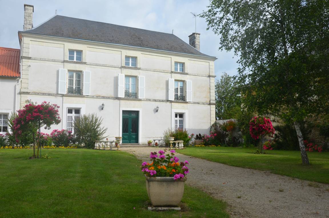 250 m&sup2; G&icirc;te 4 Schlafzimmer 8 G&auml;ste