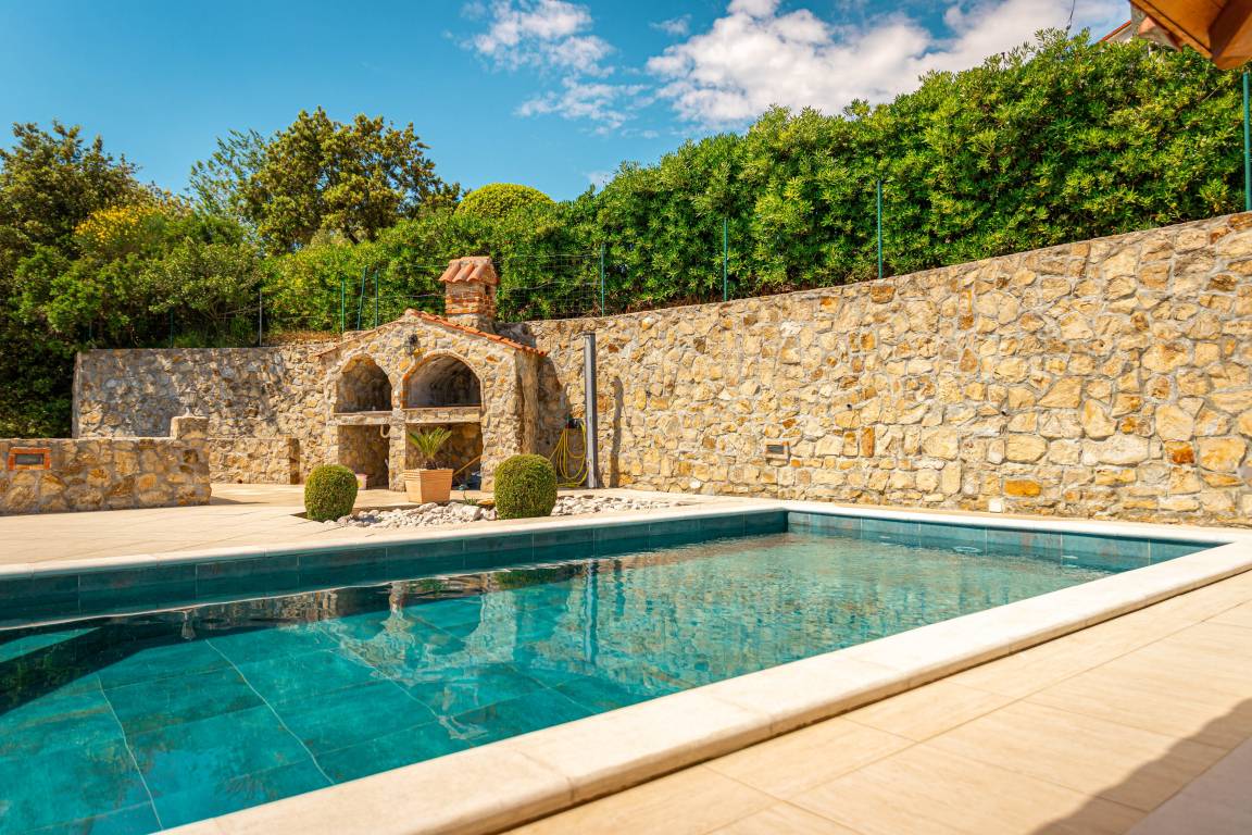 60 M² Apartment ∙ 2 Bedrooms ∙ 4 Guests - Rab
