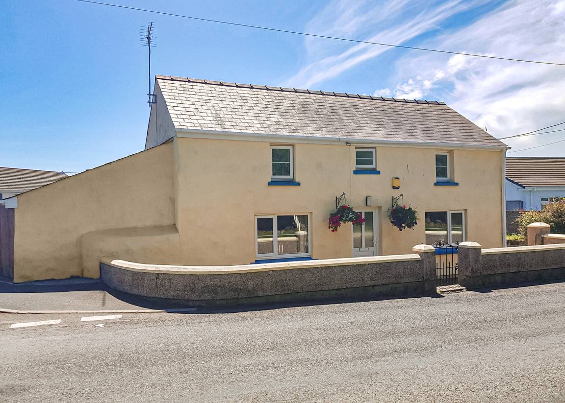 Cottage ∙ 4 Bedrooms ∙ 8 Guests - Saundersfoot