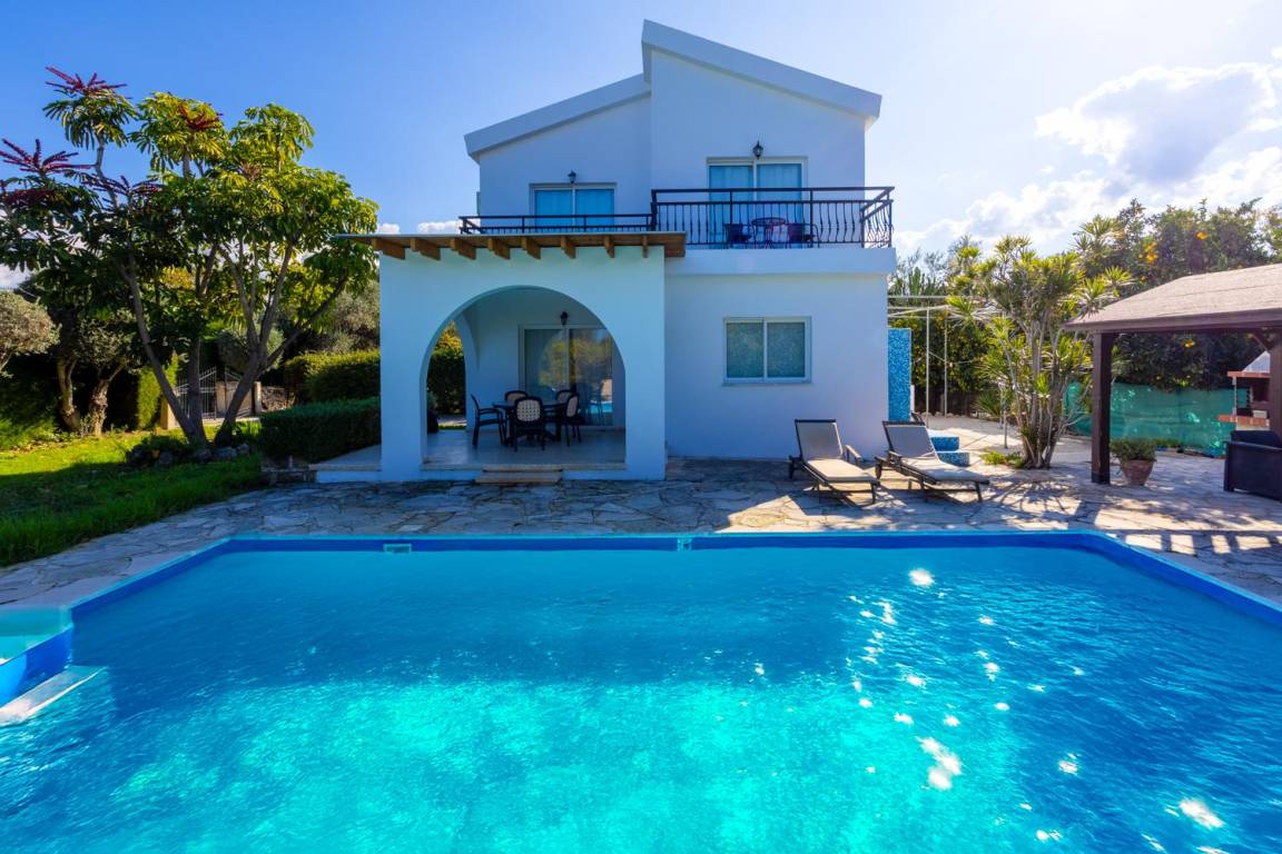 120 M² Villa ∙ 2 Bedrooms ∙ 4 Guests - Argaka