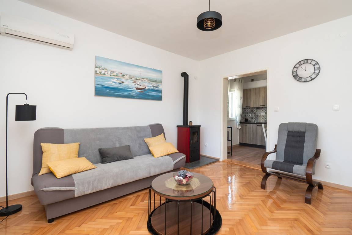 65 M² Ferienhaus ∙ 2 Schlafzimmer ∙ 6 Gäste - Primošten