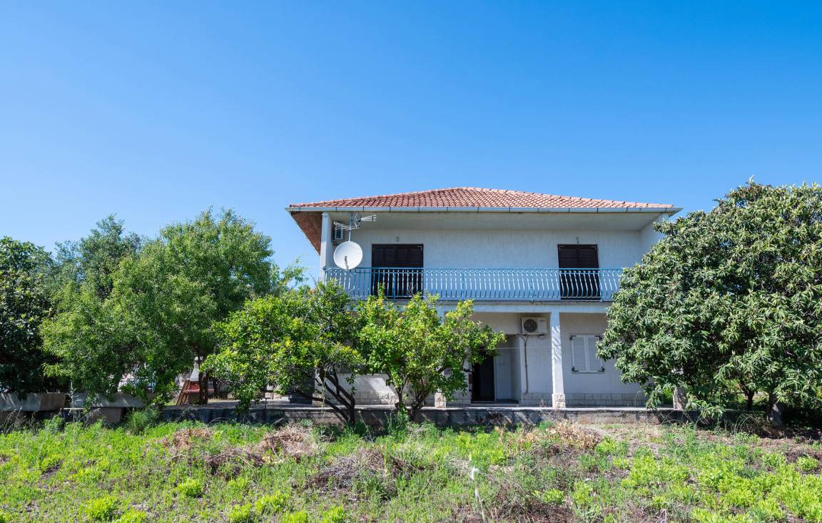 94 M² Apartment ∙ 3 Bedrooms ∙ 6 Guests - Trogir