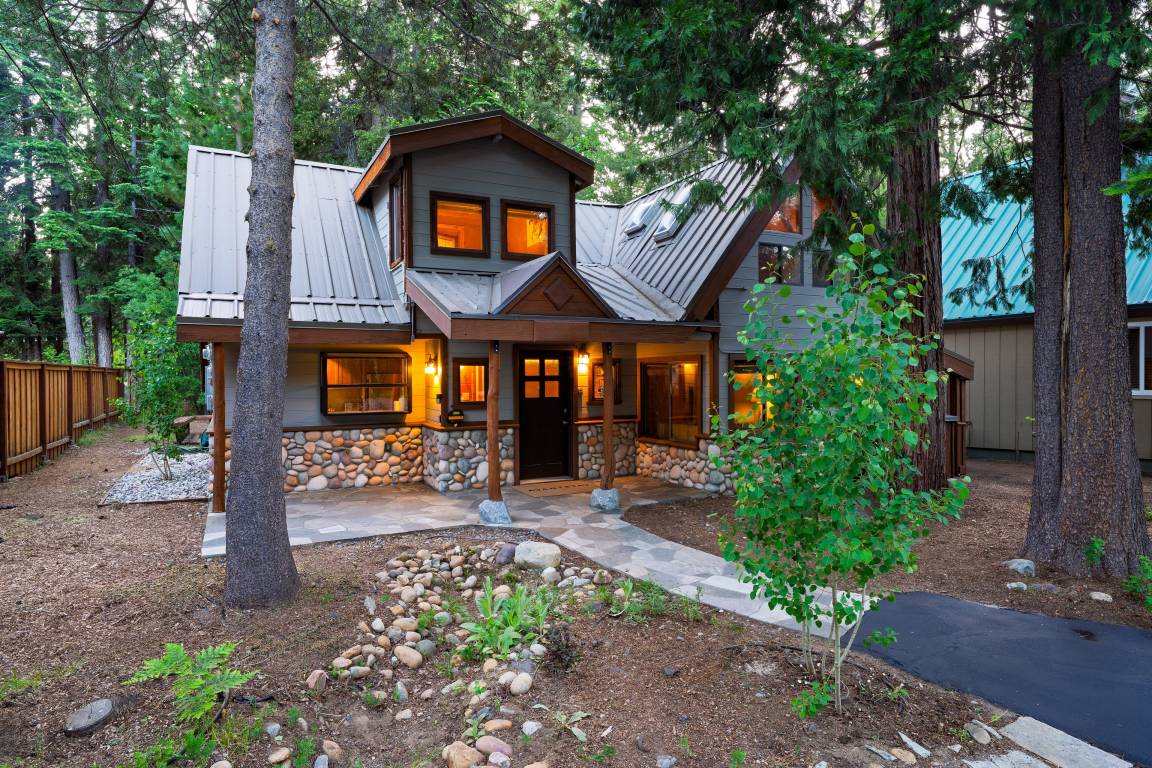135 M² House ∙ 3 Bedrooms ∙ 6 Guests - Tahoma, CA