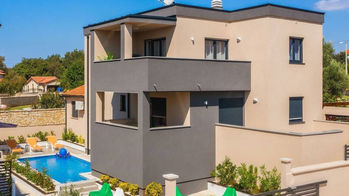 130 M² Villa ∙ 4 Bedrooms ∙ 10 Guests - Medulin
