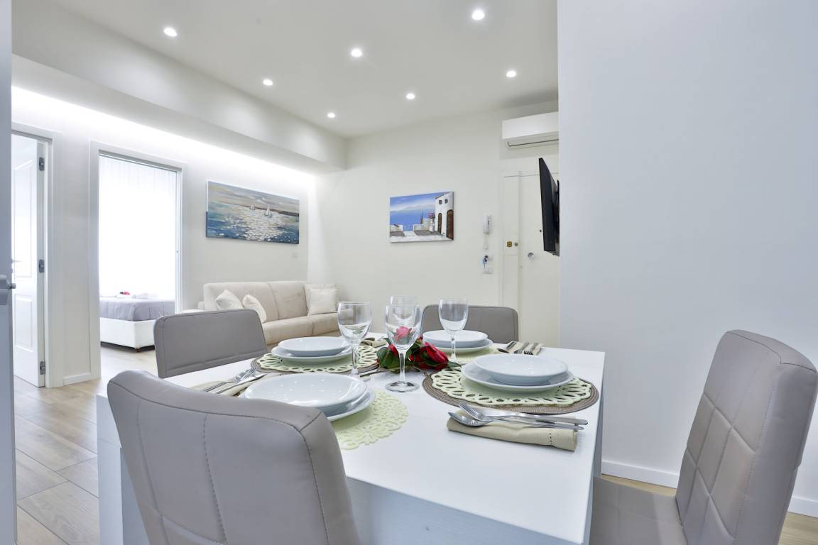 GuestHost -  Style Vomero House