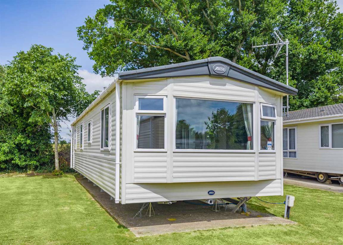 Caravan ∙ 2 Bedrooms ∙ 6 Guests - Pembrokeshire