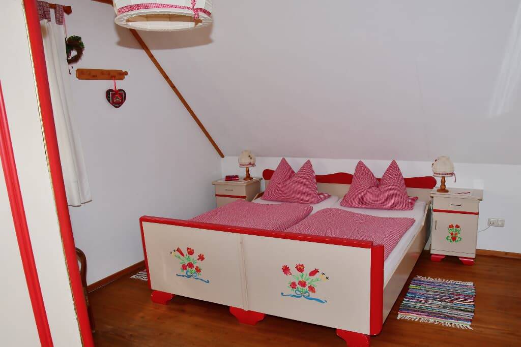 48 M² Ferienwohnung ∙ 2 Schlafzimmer ∙ 4 Gäste - Wunsiedel