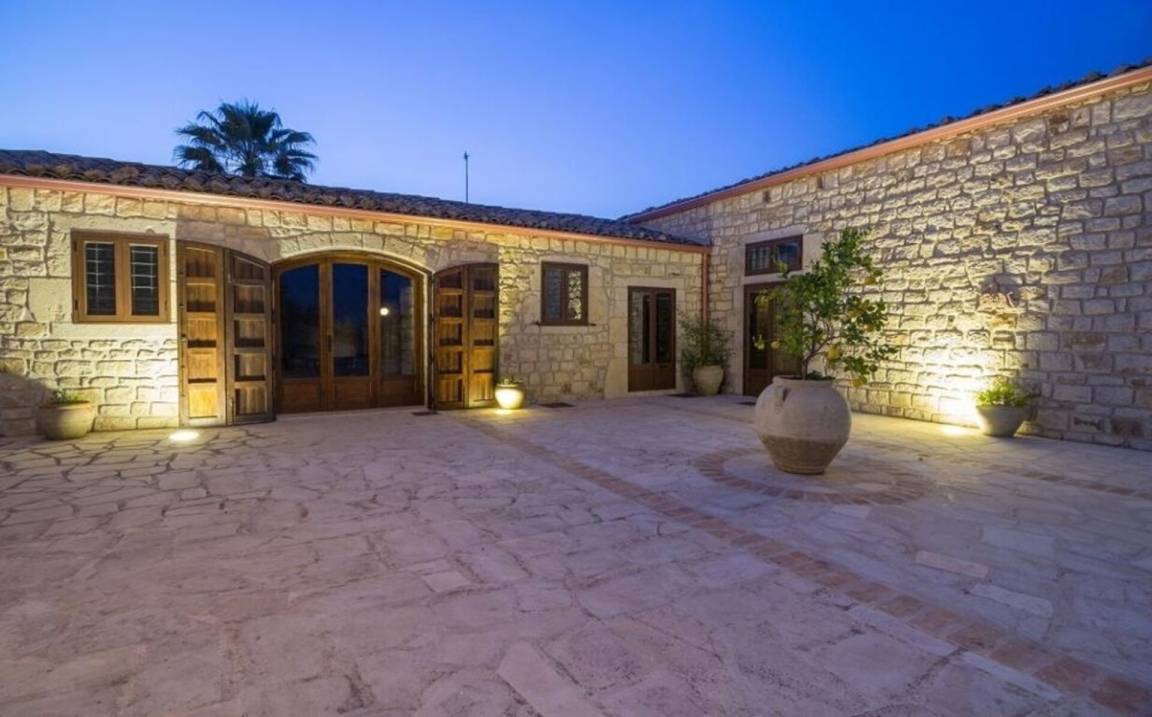 350 M² Villa ∙ 7 Habitaciones ∙ 13 Huéspedes - Rosolini
