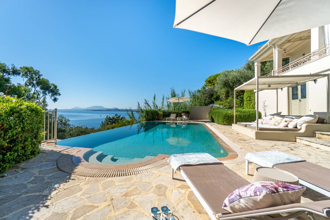 180 M² Villa ∙ 4 Bedrooms ∙ 8 Guests - Kassiopi