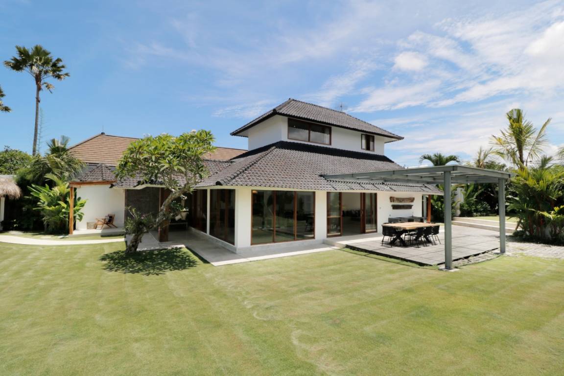 300 M² Villa ∙ 3 Chambres ∙ 9 Personnes - Canggu