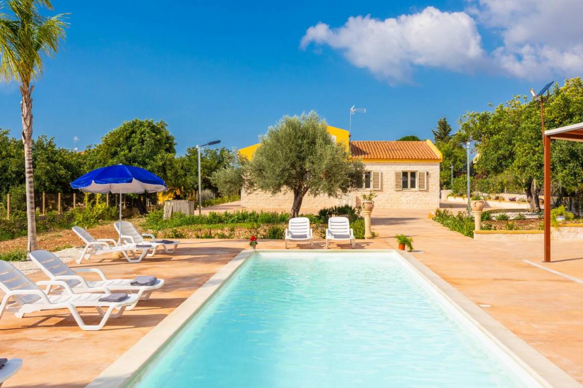 240 M² Villa ∙ 5 Slaapkamers ∙ 10 Gasten - Scicli