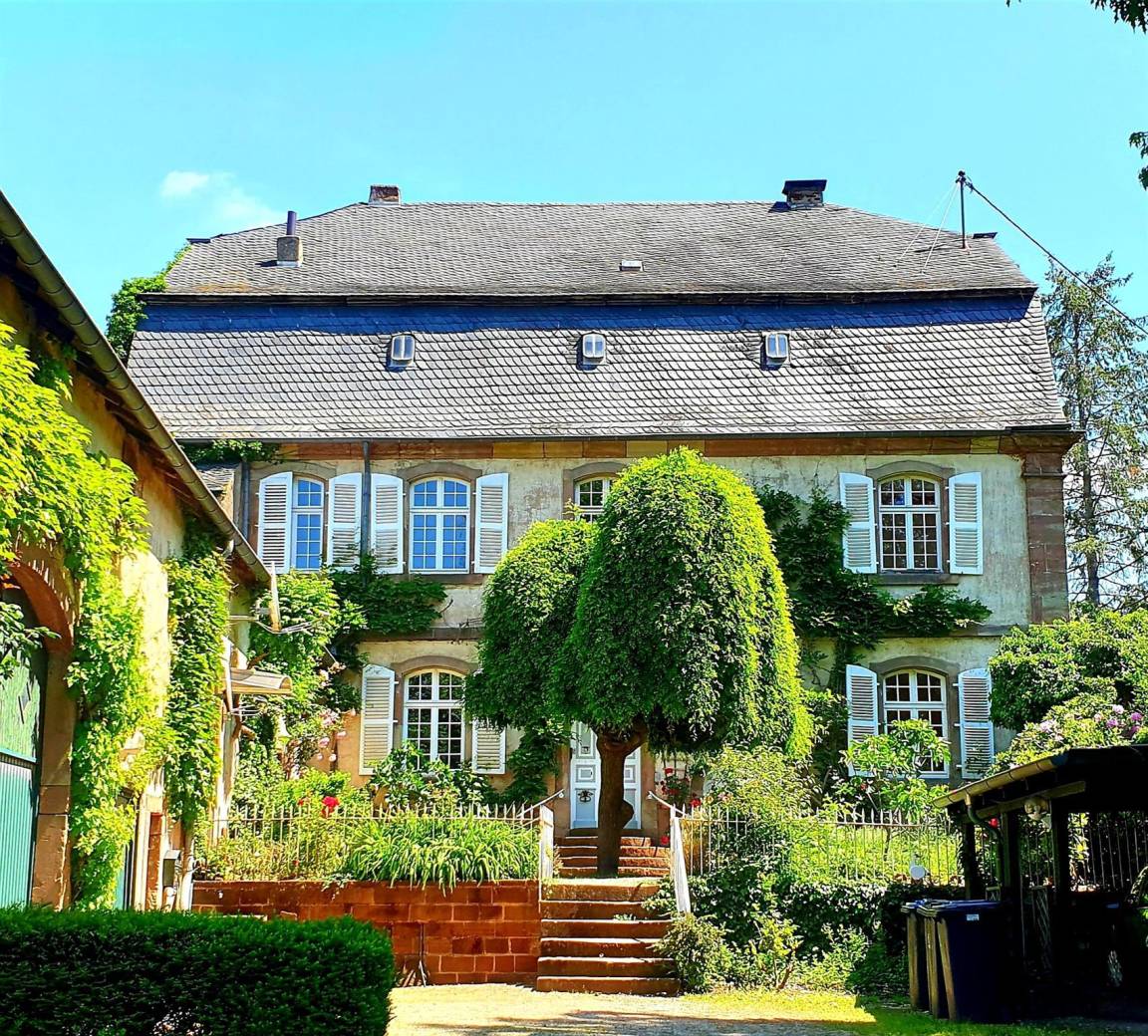 70 M² Ferienwohnung ∙ 1 Schlafzimmer ∙ 2 Gäste - Merzig