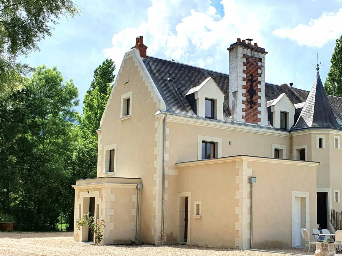 180 M² Cottage ∙ 4 Bedrooms ∙ 8 Guests - Loire Valley