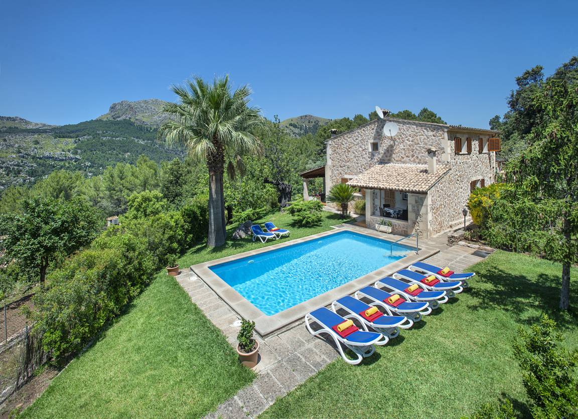 200 M² Villa ∙ 4 Bedrooms ∙ 8 Guests - Mallorca