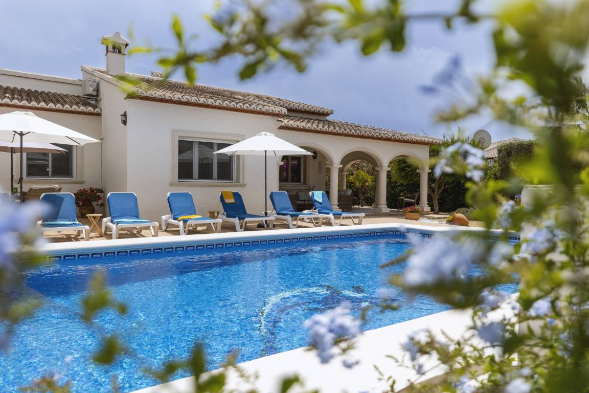 174 M² Villa ∙ 4 Bedrooms ∙ 8 Guests - Dénia