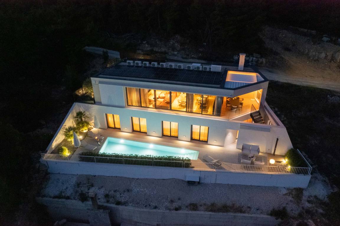 300 M² Vivenda ∙ 6 Quartos ∙ 12 Hóspedes - Split