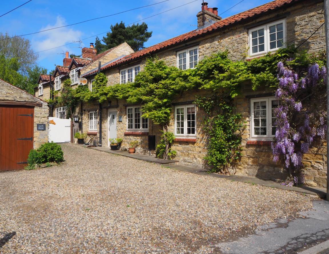 Cottage ∙ 4 Bedrooms ∙ 8 Guests - North Yorkshire