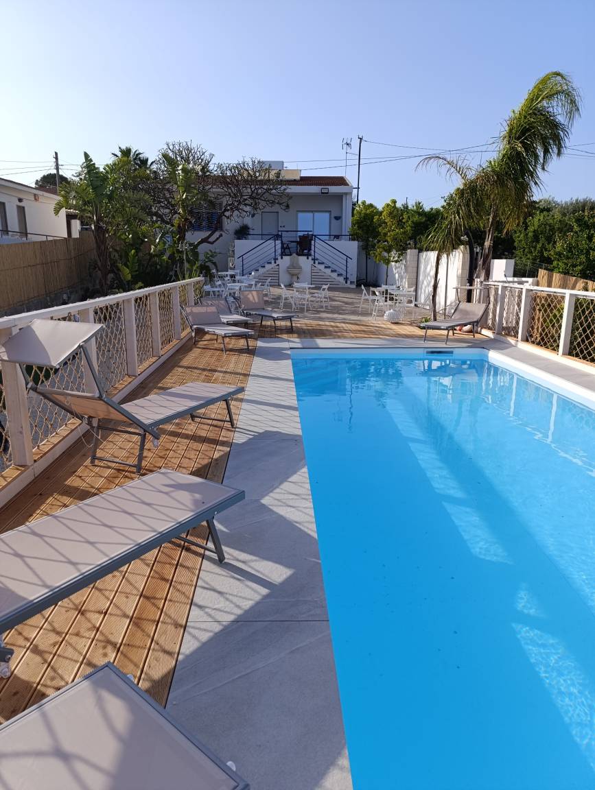 80 M² Villa ∙ 3 Makuuhuonetta ∙ 7 Vierasta - Pozzallo
