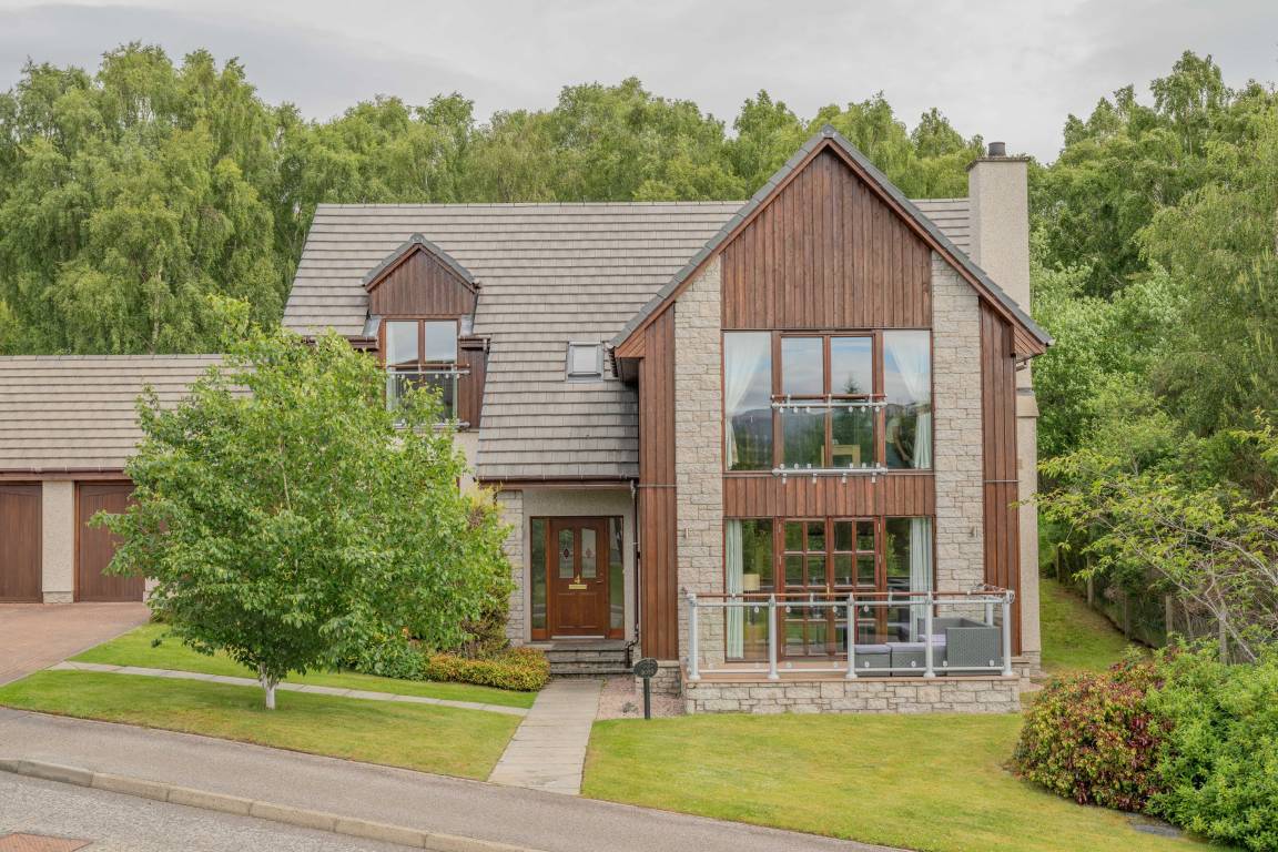 Cottage ∙ 5 Bedrooms ∙ 10 Guests - Aviemore