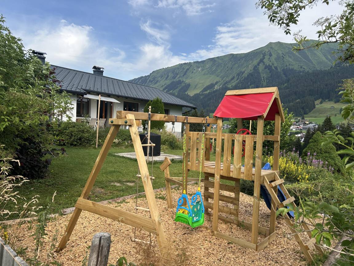 200 M² Huis ∙ 5 Slaapkamers ∙ 12 Gasten - Oberstdorf