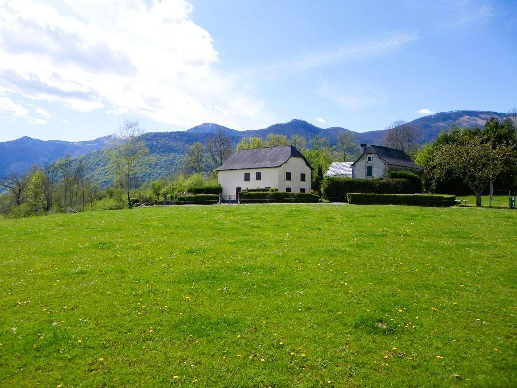95 m&sup2; G&icirc;te 3 Schlafzimmer 5 G&auml;ste