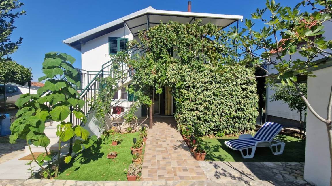 122 M² Ferienhaus ∙ 4 Schlafzimmer ∙ 8 Gäste - Šibenik
