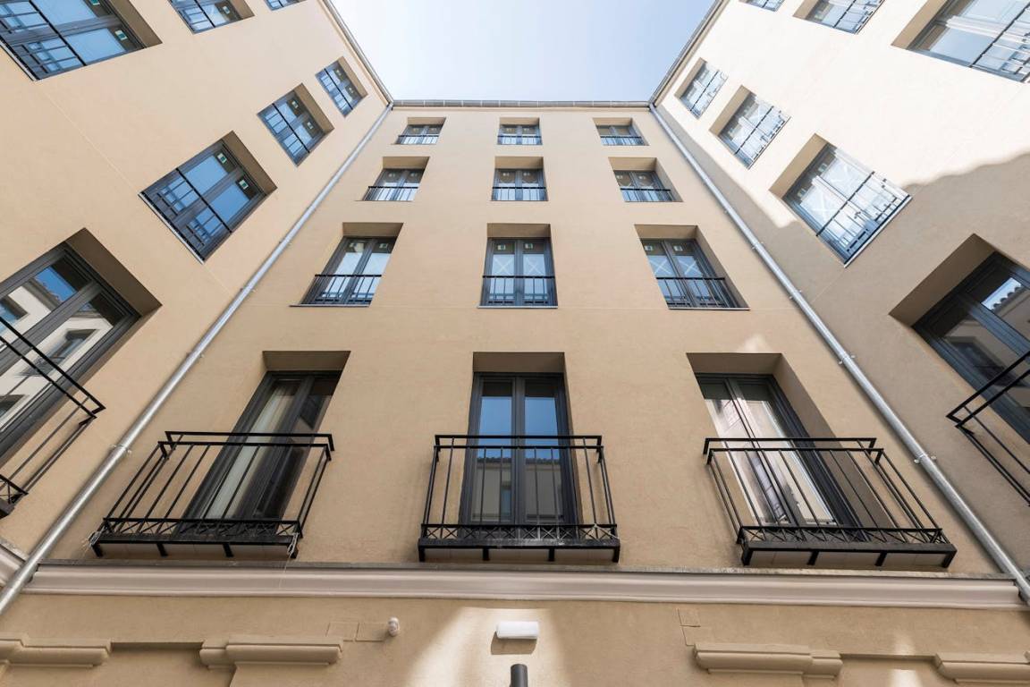 90 M² Apartment ∙ 2 Bedrooms ∙ 3 Guests - Madrid