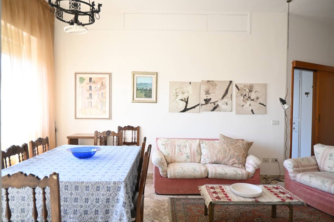 120 M² Huoneisto ∙ 3 Makuuhuonetta ∙ 5 Vierasta - Ancona
