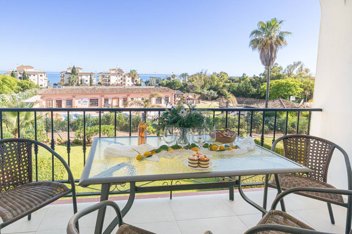 82 M² Apartamento ∙ 2 Habitaciones ∙ 4 Huéspedes - Calahonda