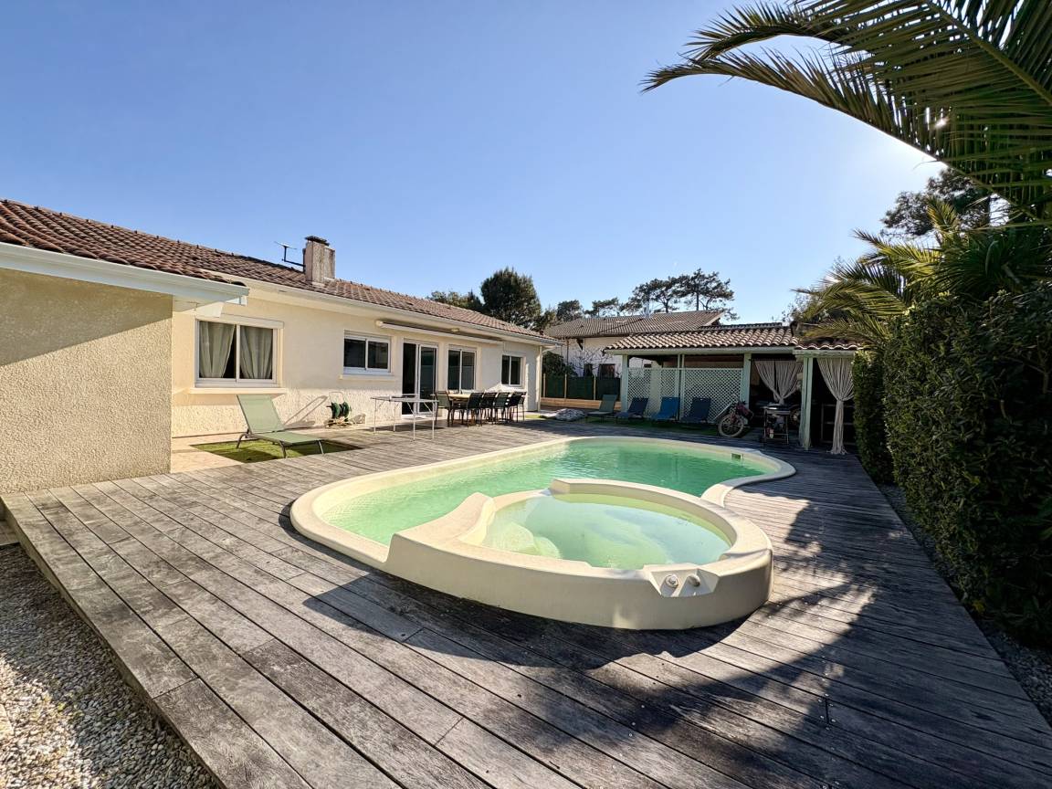 150 M² Villa ∙ 4 Chambres ∙ 10 Personnes - Biscarrosse