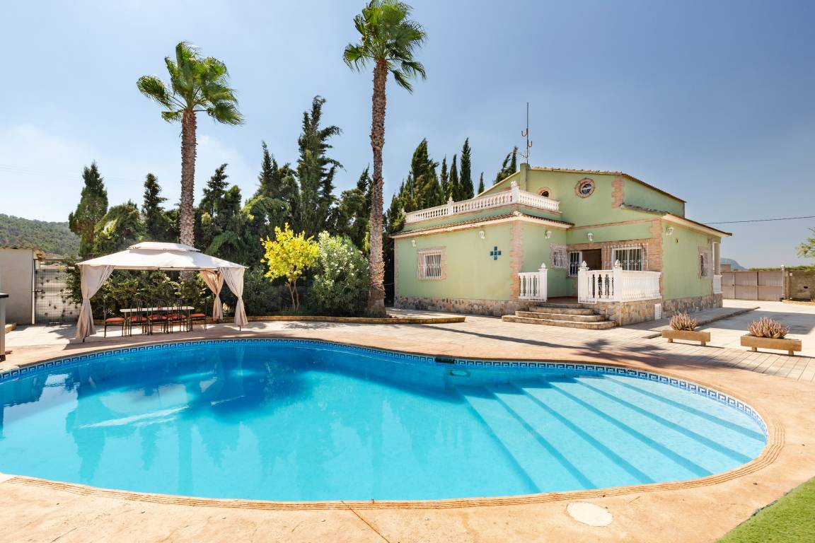 320 M² House ∙ 5 Bedrooms ∙ 12 Guests - Mula