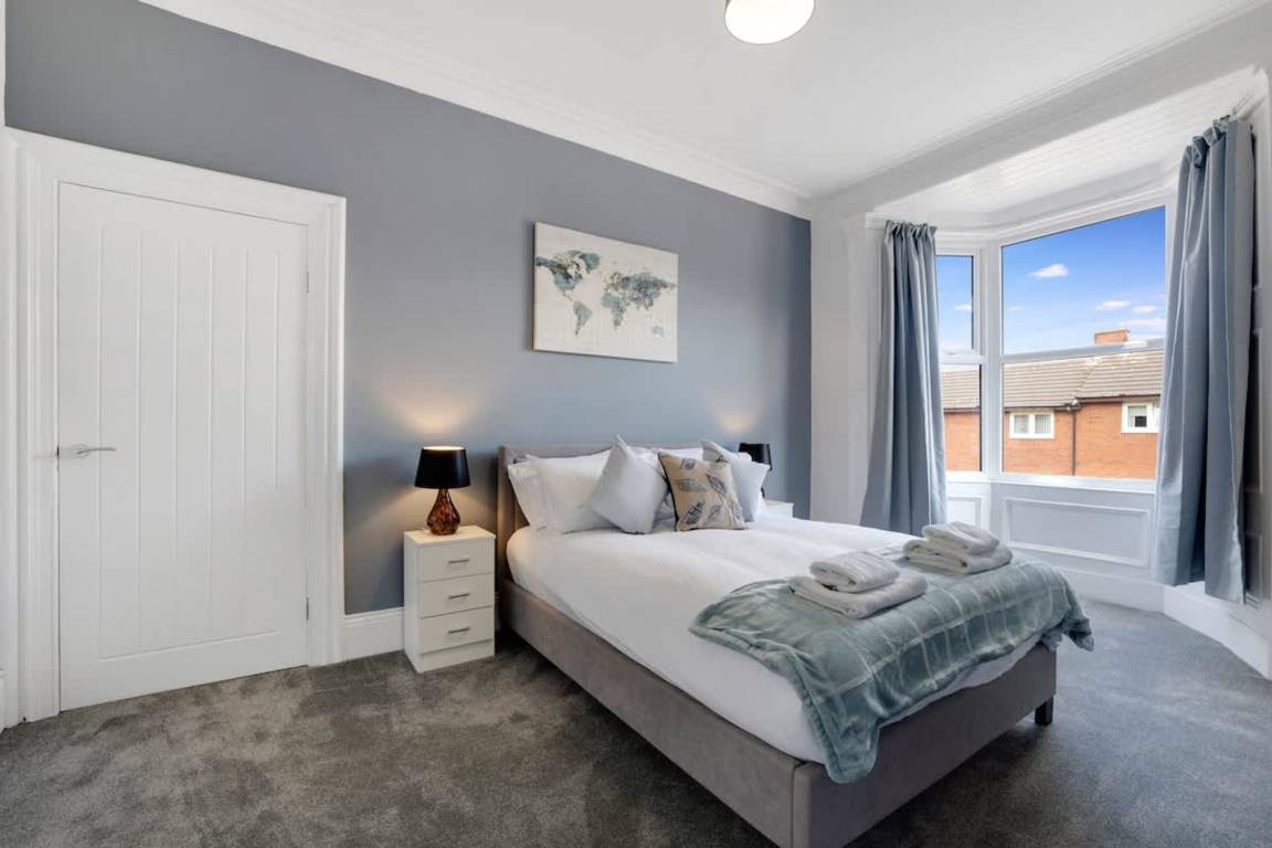 Apartment ∙ 4 Bedrooms ∙ 8 Guests - South Shields