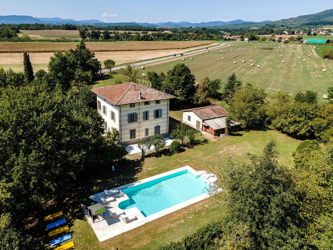 450 M² Villa ∙ 5 Schlafzimmer ∙ 16 Gäste - Borgo San Lorenzo