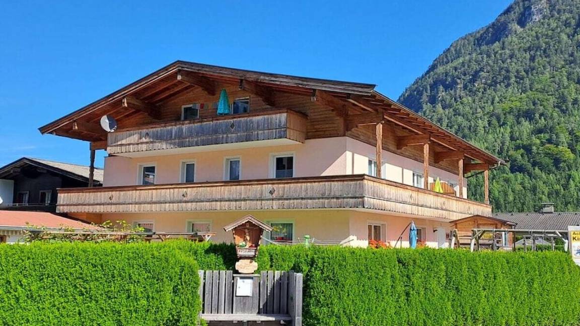65 M² Ferienhaus ∙ 2 Schlafzimmer ∙ 5 Gäste - Lofer