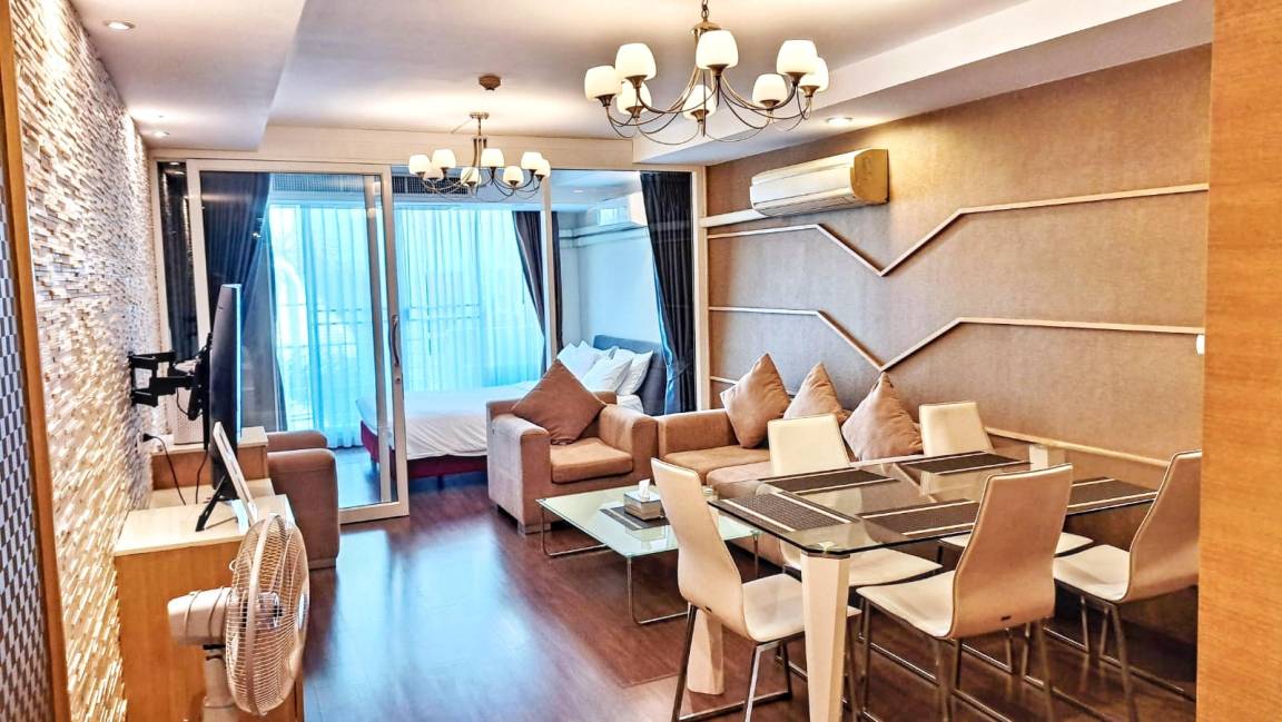 150 M² Apartment ∙ 3 Bedrooms ∙ 8 Guests - Bangkok