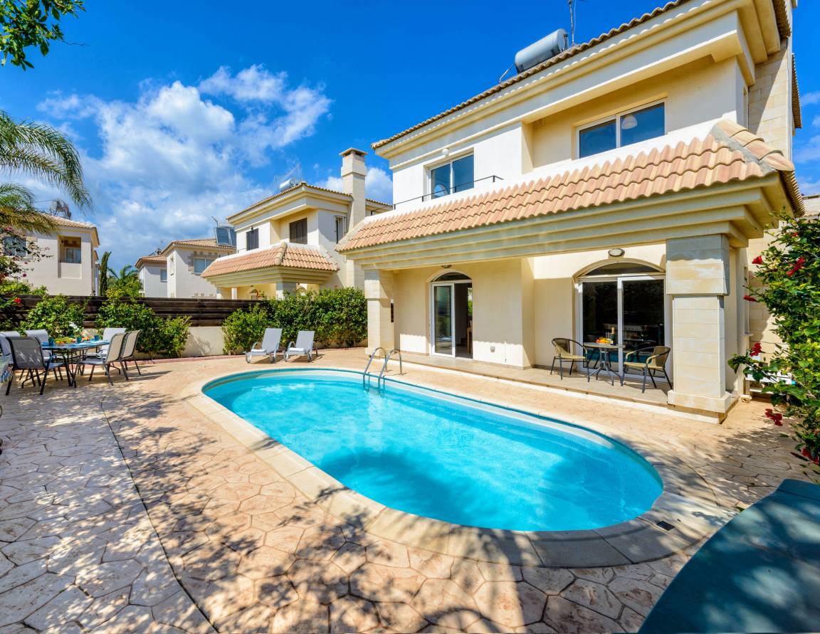 120 M² Villa ∙ 2 Bedrooms ∙ 4 Guests - Паралимни