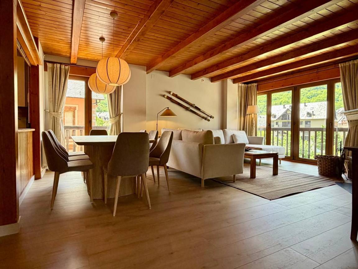 97 M² Apartamento ∙ 3 Habitaciones ∙ 7 Huéspedes - Vielha