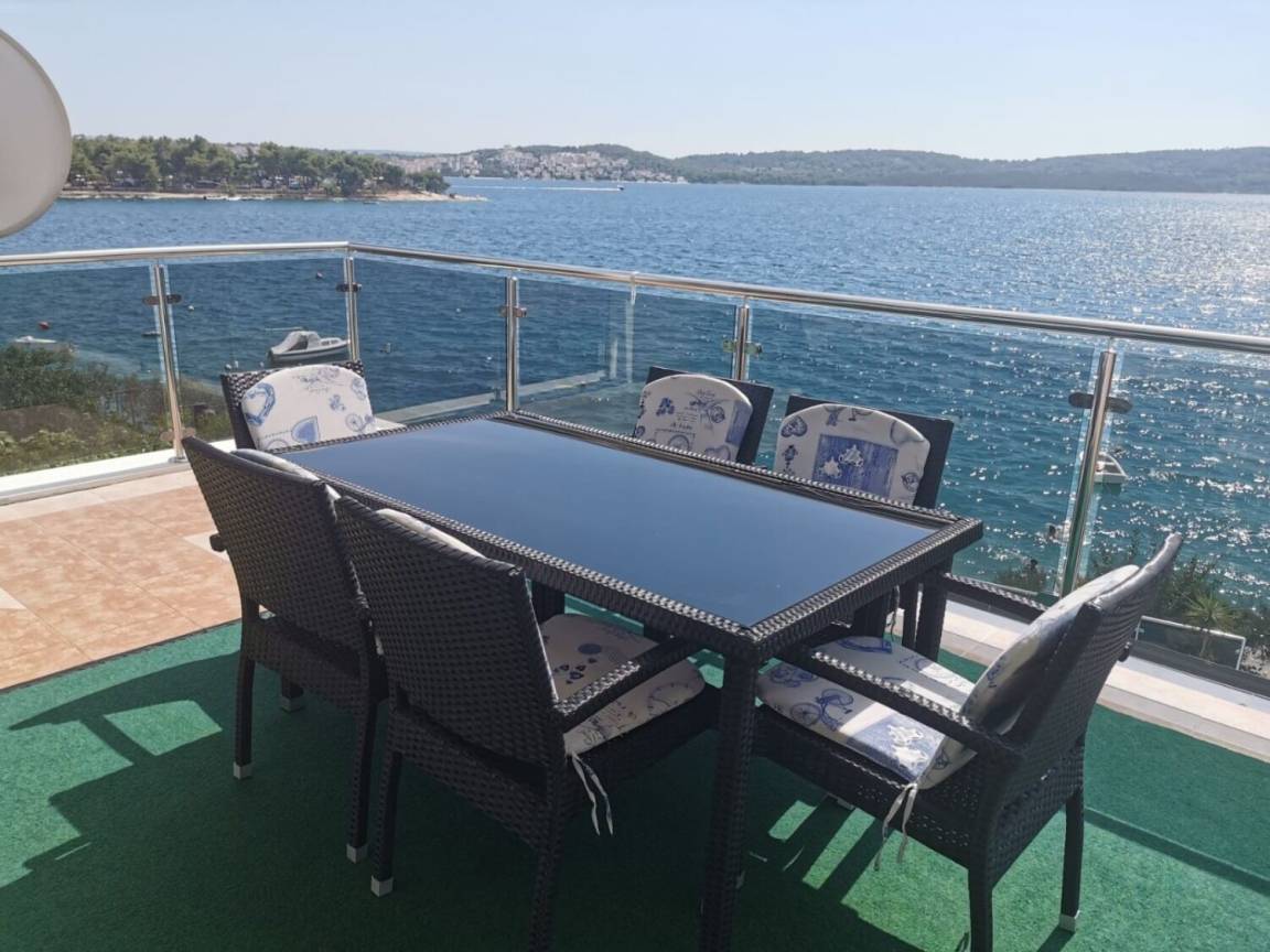 100 M² Appartement ∙ 3 Slaapkamers ∙ 6 Gasten - Trogir