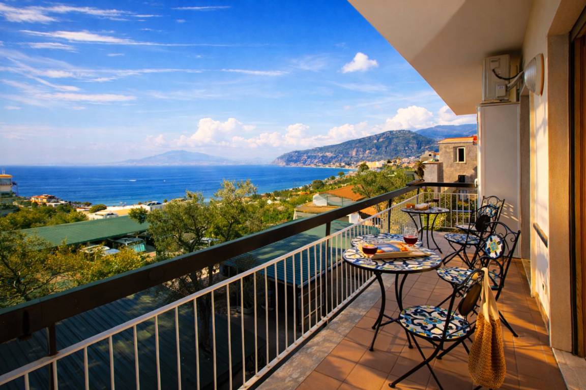 90 M² Apartment ∙ 3 Bedrooms ∙ 7 Guests - Sorrento, Italy
