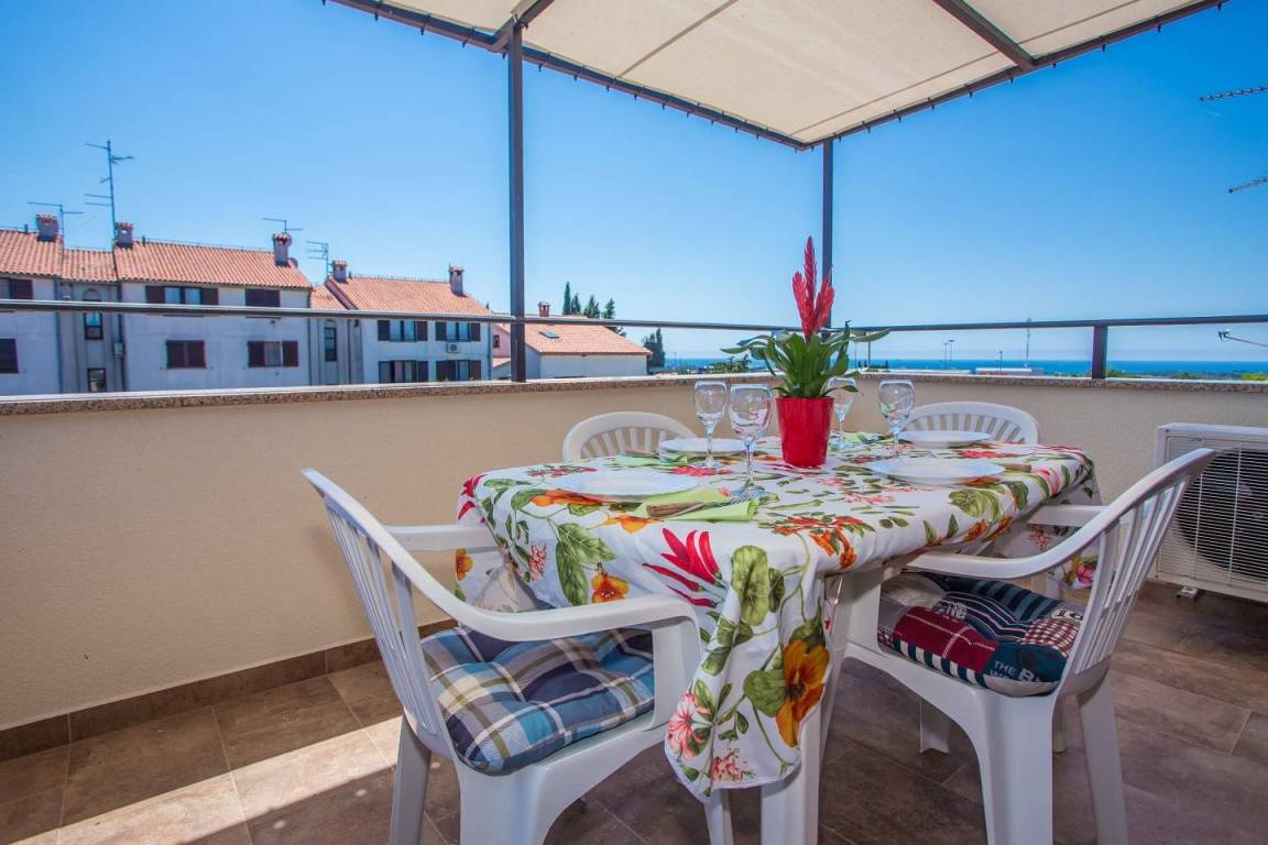 80 M² Apartment ∙ 2 Bedrooms ∙ 6 Guests - Novigrad