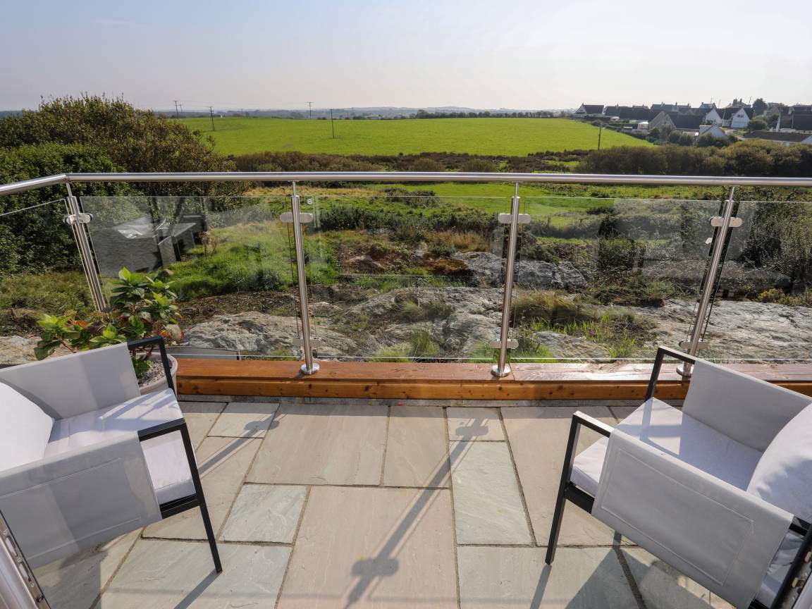Cottage ∙ 4 Bedrooms ∙ 8 Guests - Trearddur Bay