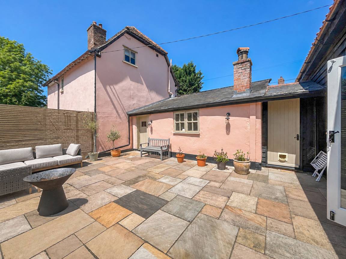 Cottage ∙ 4 Bedrooms ∙ 8 Guests - Stowmarket